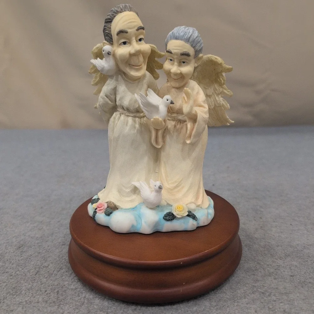 1996 Sansco Heritage House Angel Couple Music Box Oh What‎ a Beautiful Morning